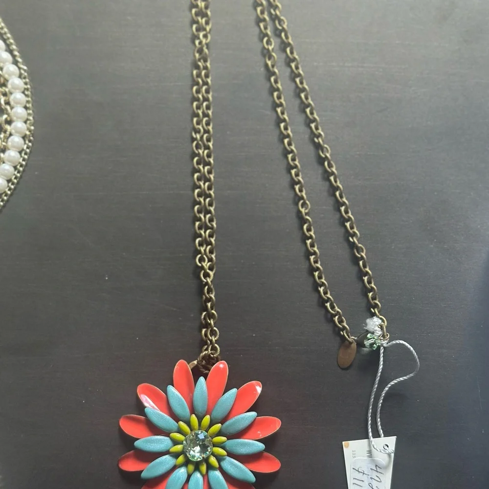 Floral Pendant Necklace with Red and Blue Petals - Picture 2 of 2